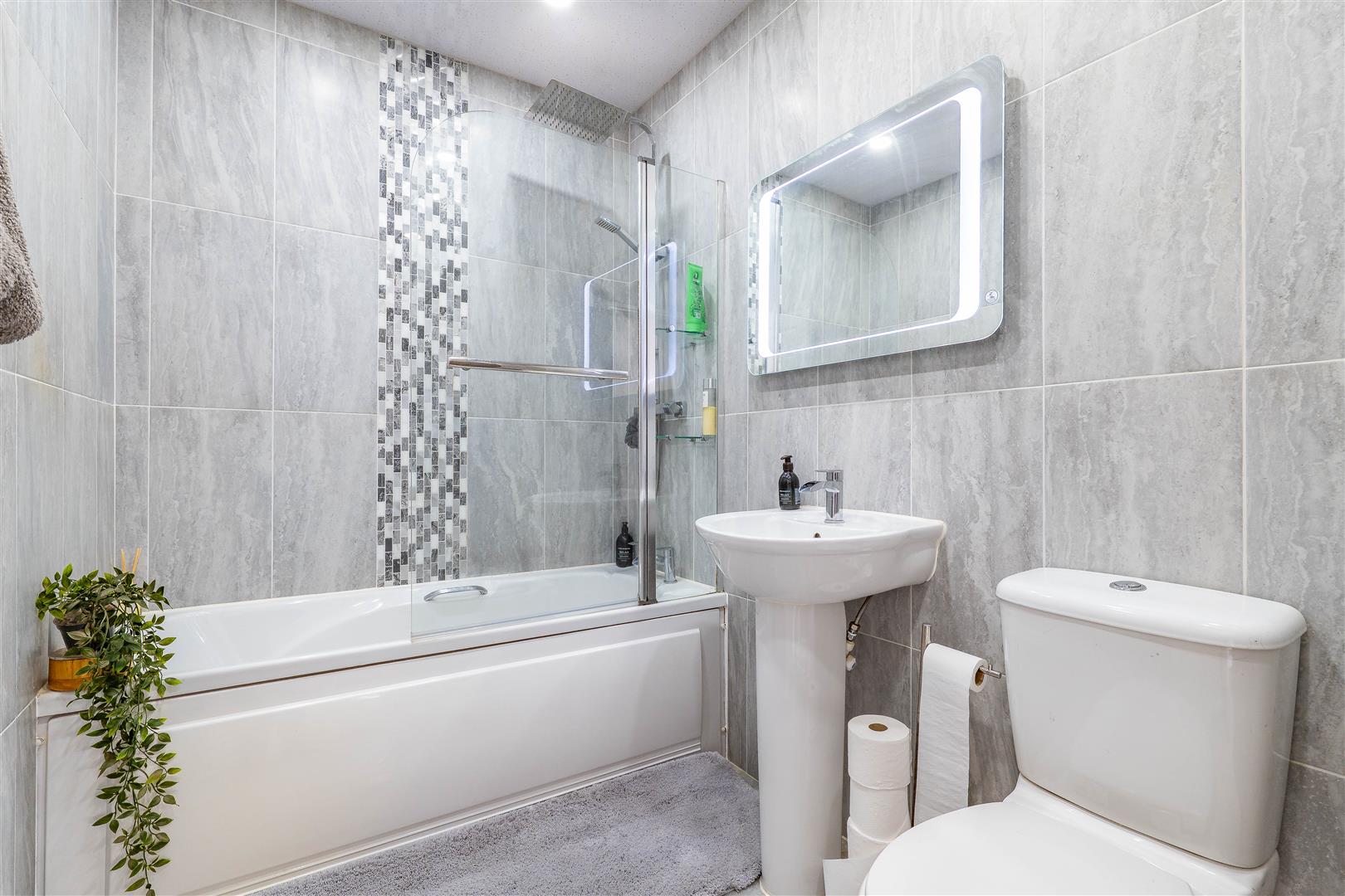 4 bed property in Robinson close, Chorley